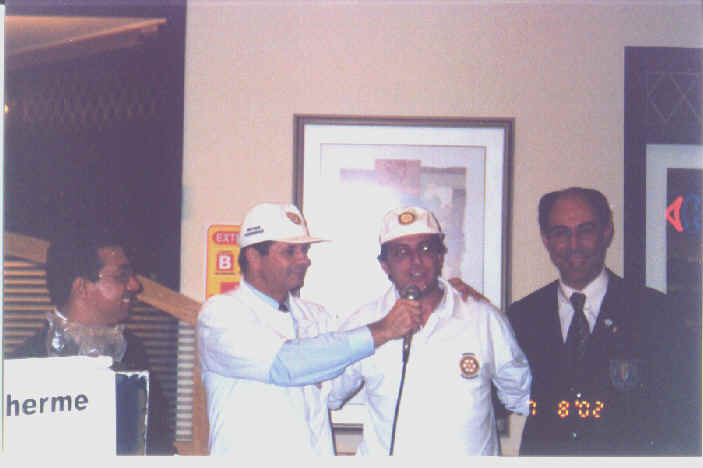 luc0920f3.bmp (988470 bytes)