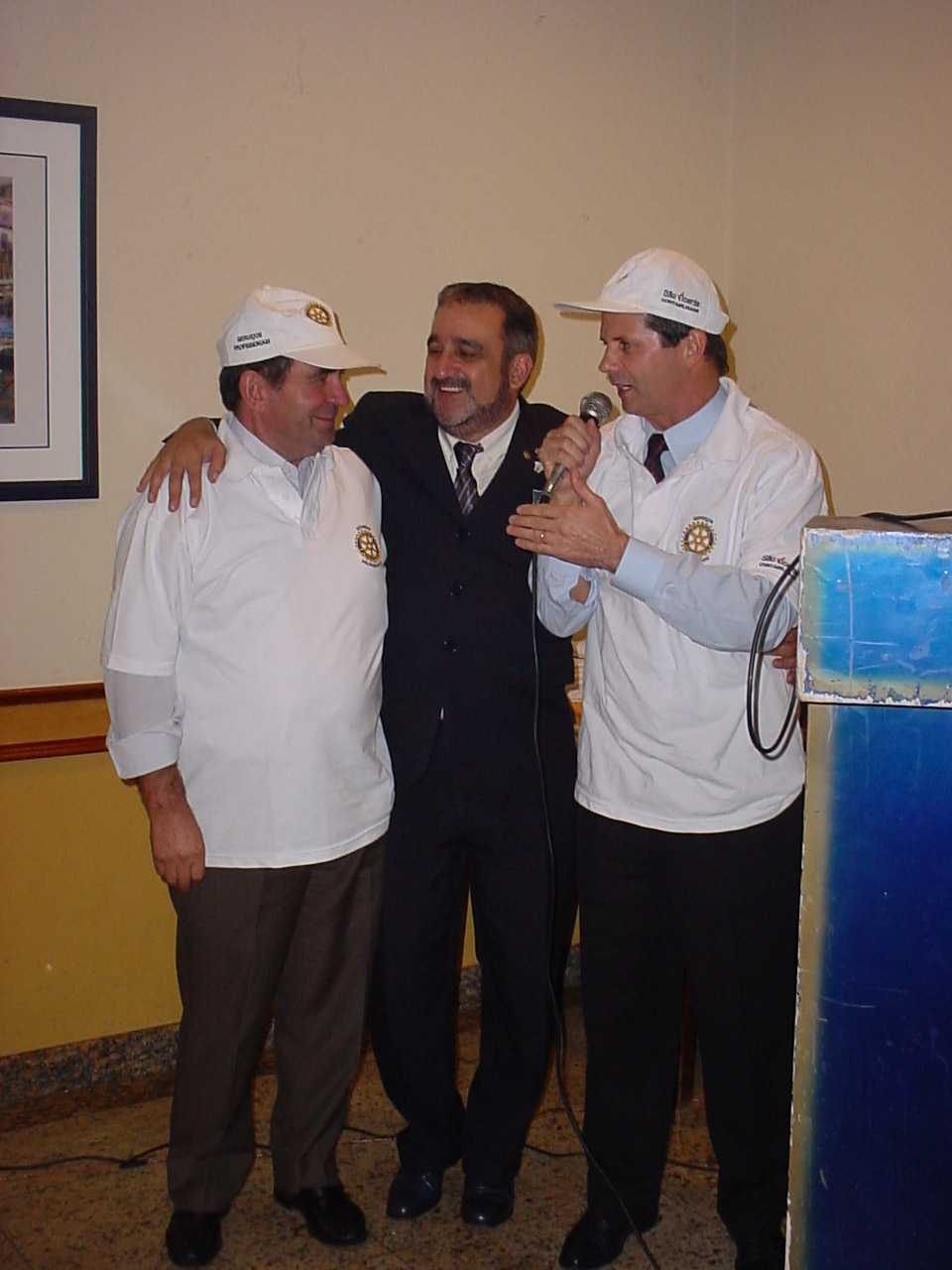 luc0920f4.jpg (61856 bytes)