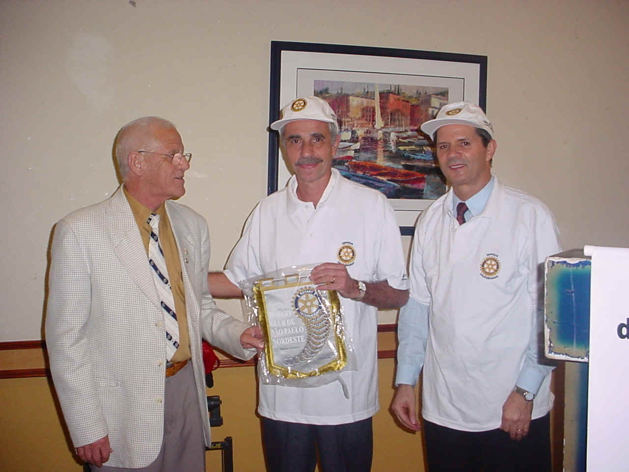 luc0920f6.jpg (211302 bytes)