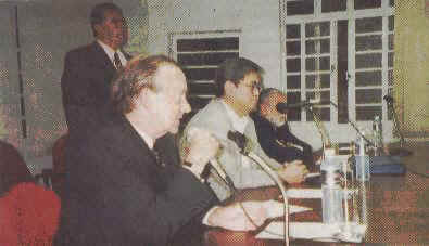 r1001.jpg (15776 bytes)